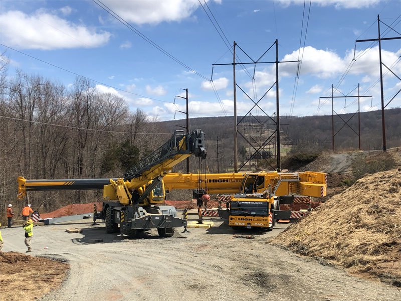 Highline Crane & Rigging cranes at job site